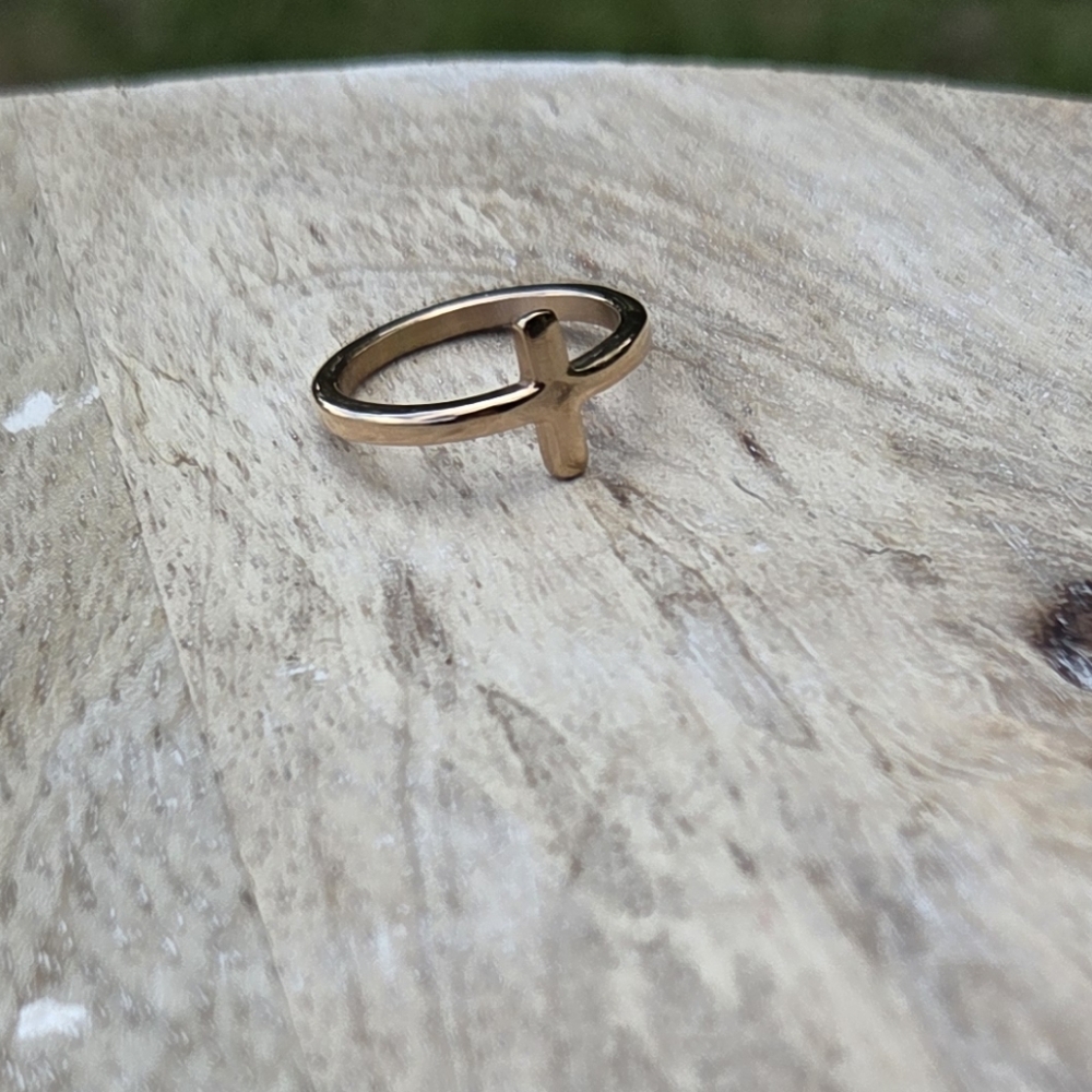 Golden Cross Ring - Picture 3 of 3